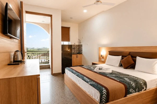 hotel with bar in devi atlas road, vrindavan - hotel devi ram atithi bhawan near banke bihari mandir