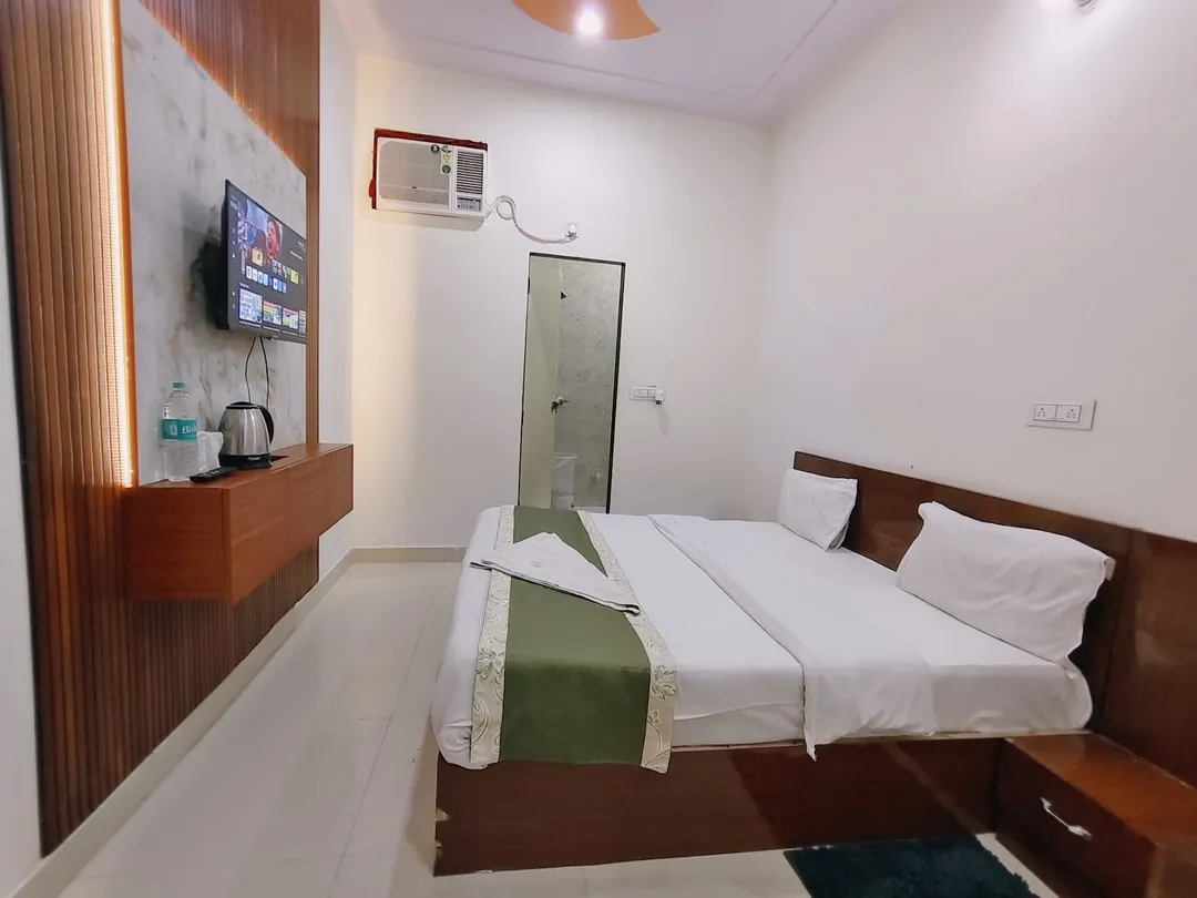 sunrakh bangar, vrindavan resort booking - radhe shyam resort vrindavan by hrg