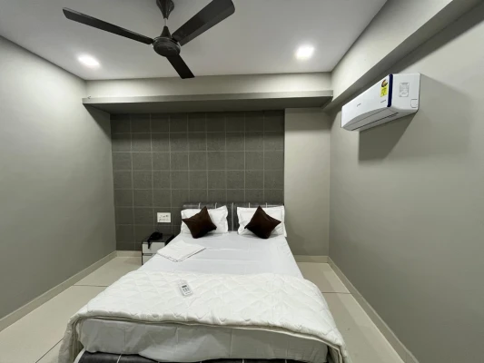 hotel stay in hotel fiona vyara