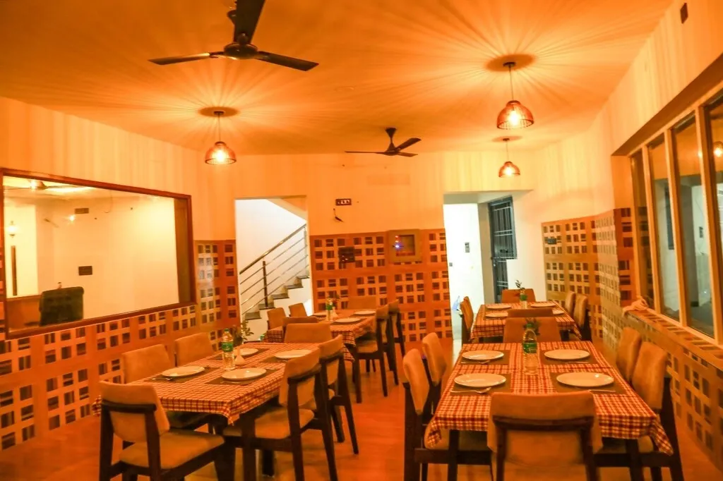 budget friendly resort in bedford road, yercaud - la flora gemstone resorts